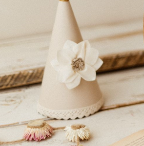 Czapeczka urodzinowa kwiaty natural