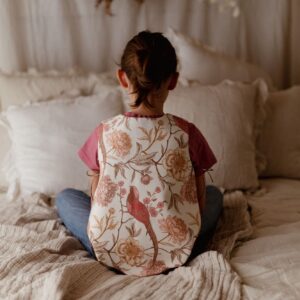 Kamizelka retro dla dziewczynki żakard bażanty 5-10 lat