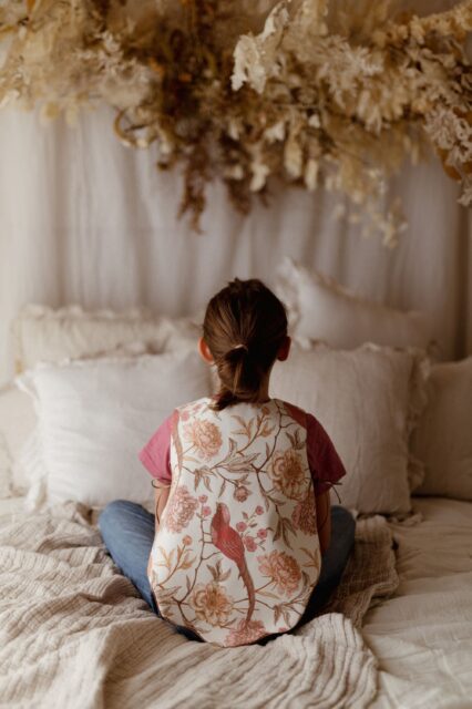 Kamizelka retro dla dziewczynki żakard bażanty 5-10 lat