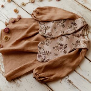 Kamizelka vintage kwiaty żakard spring flowers dla dziewczynki