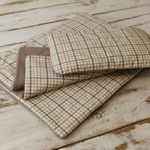 Kocyk bawełniany do żłobka brązowy w kratę zestaw 3w1 z poduszką