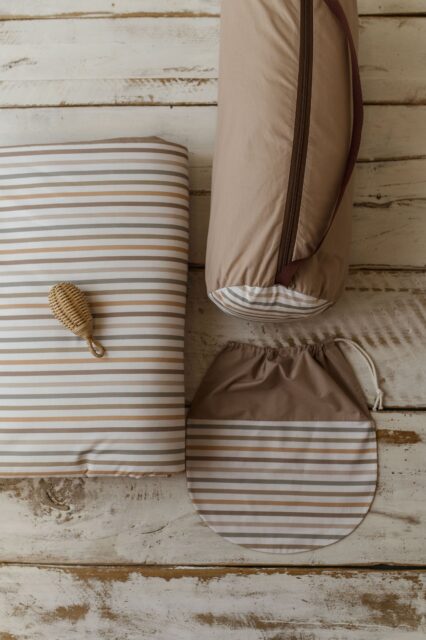 Kocyk dla dziecka do przedszkola z workiem + poduszka paski