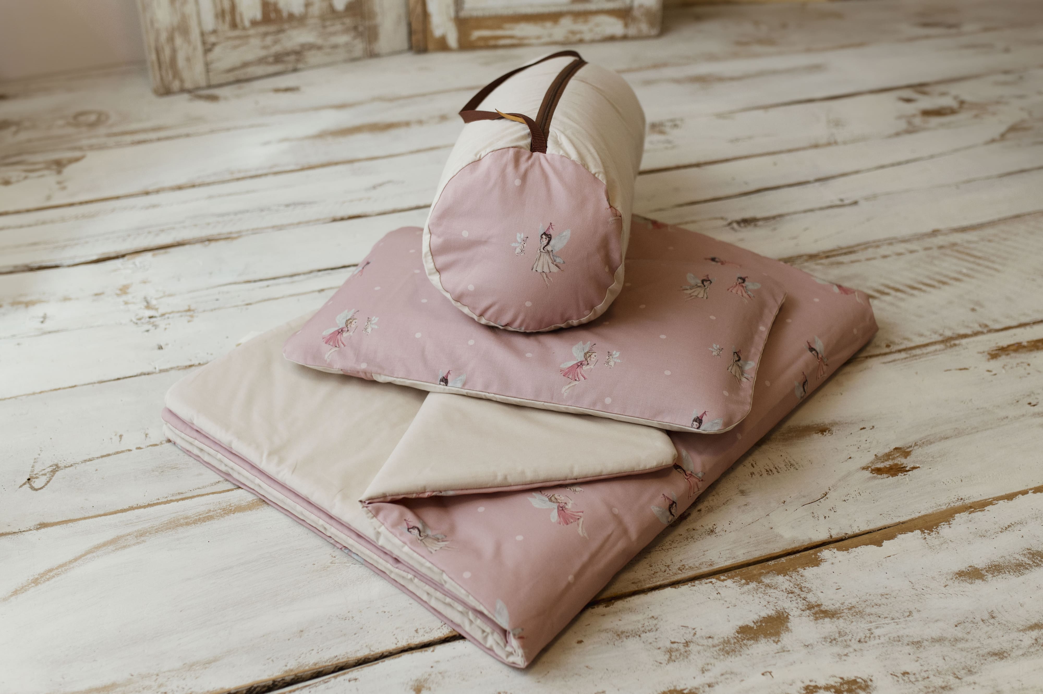 Kocyk dla dziewczynki do przedszkola różowy wróżki