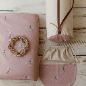 Kocyk dla dziewczynki do przedszkola różowy wróżki