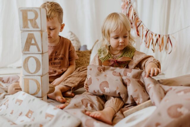 Kocyk do żłobka pościel bawełniany premium zestaw 3w1 jeżyki coffe