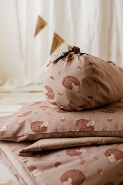 Kocyk do żłobka pościel bawełniany premium zestaw 3w1 jeżyki coffe