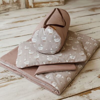 Kocyk do przedszkola 3w1 z poduszką gąski