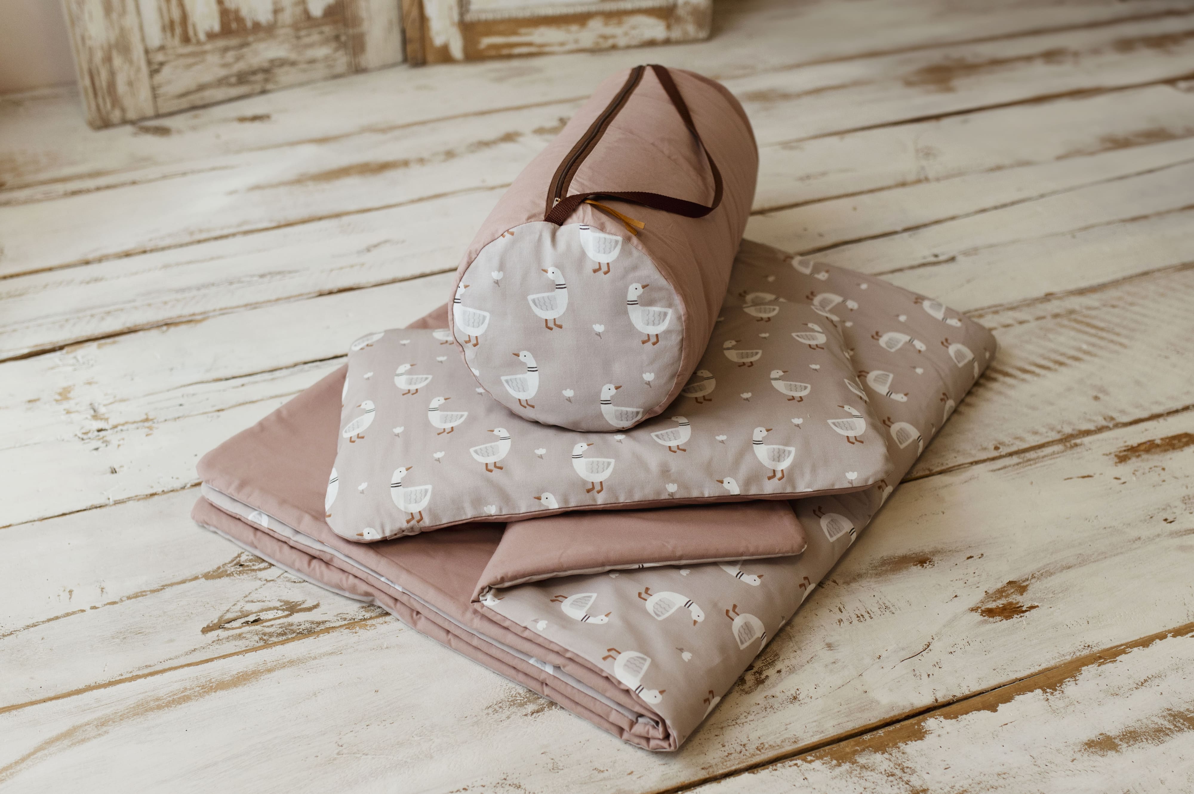 Kocyk do przedszkola 3w1 z poduszką gąski