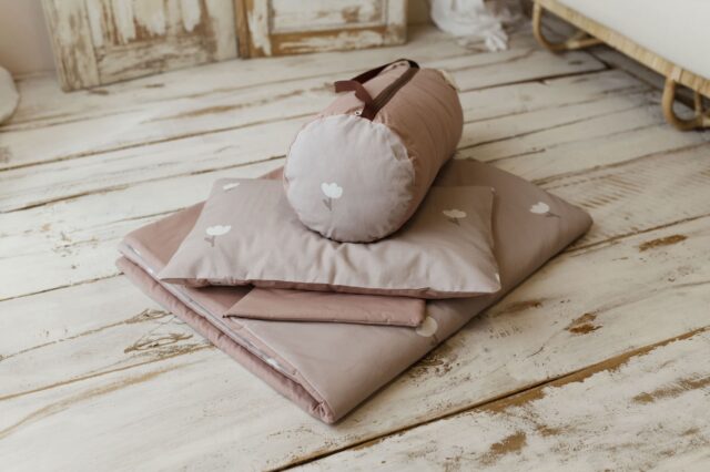 Kocyk do przedszkola dla dziewczynki różowe tulipany 3w1