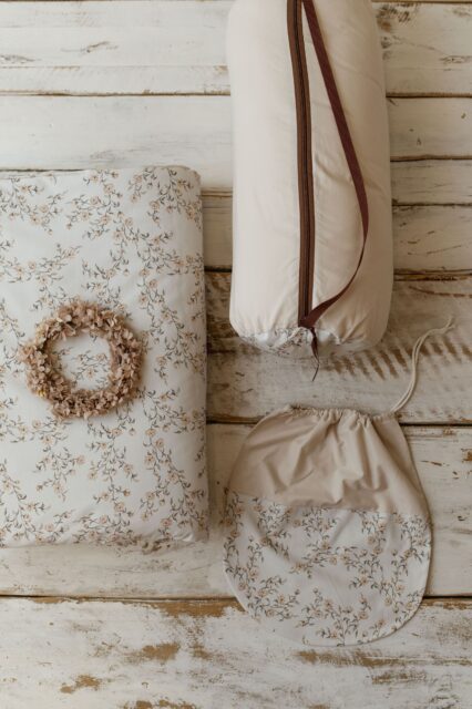 Kocyk do żłobka zestaw 3w1 poduszka róże