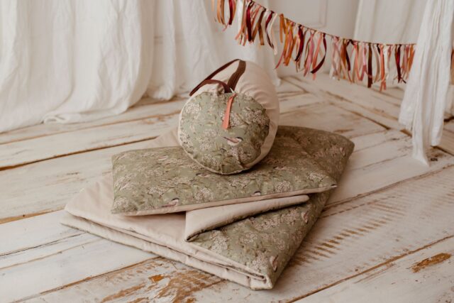 Kocyk do żłobka ciepły w ptaszki