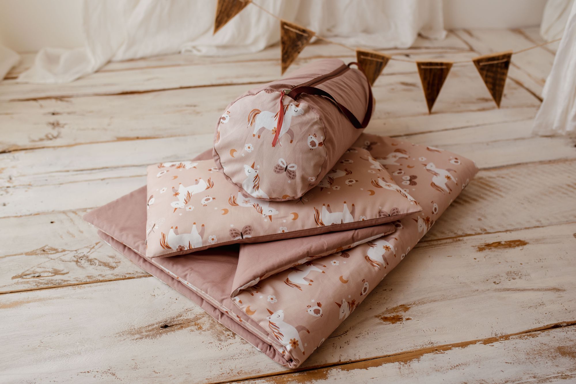 Kocyk do żłobka dla dziewczynki jednorożce