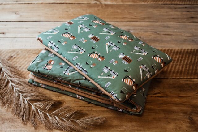 Kocyk do żłobka pościel dla chłopca auta zielone carmel