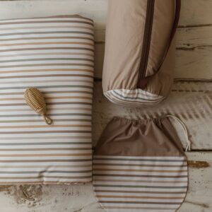 Kocyk do żłobka w paski zestaw 3w1 poduszka + pokrowiec