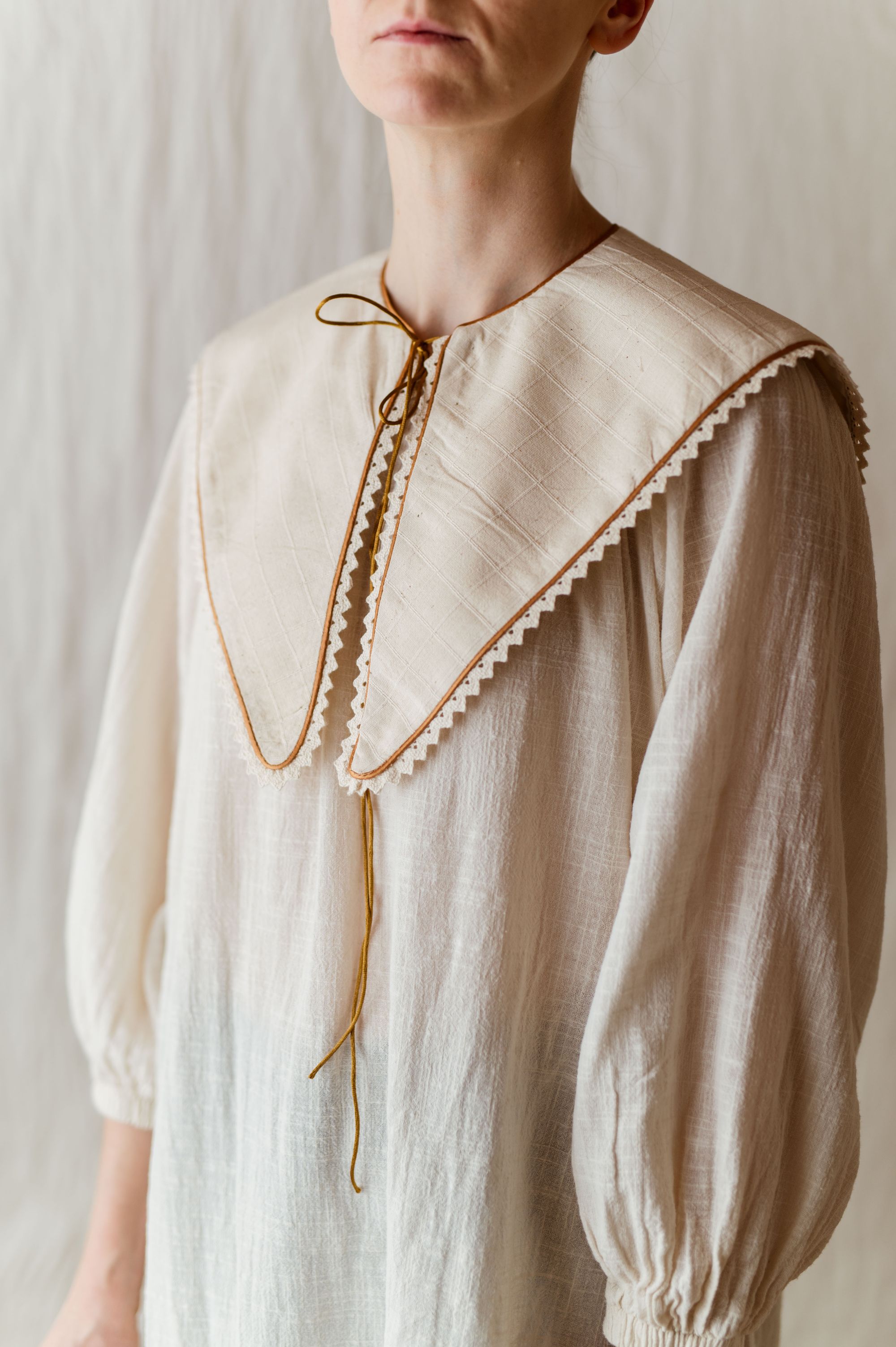 Kołnierzyk damski lniany naturalna kratka sara