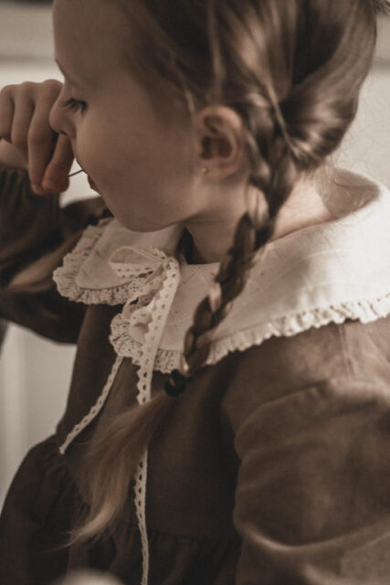 Kołnierzyk damski lniany z koronką naturalna kratka zoja