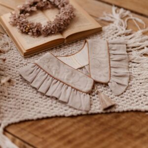 Kołnierzyk vintage lniany żakard w kwiatuszki dla dziecka Antonina