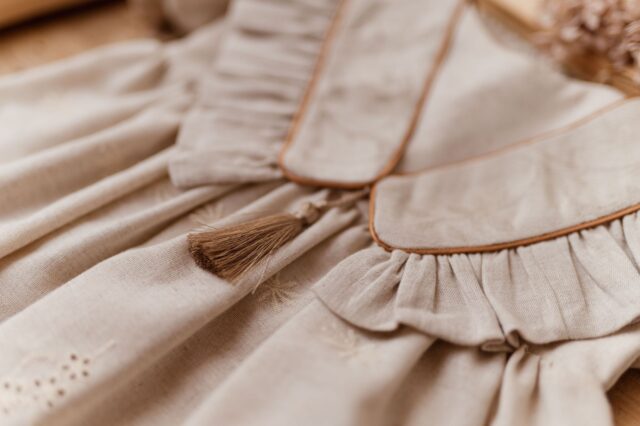 Kołnierzyk vintage lniany żakard w kwiatuszki dla dziecka Antonina