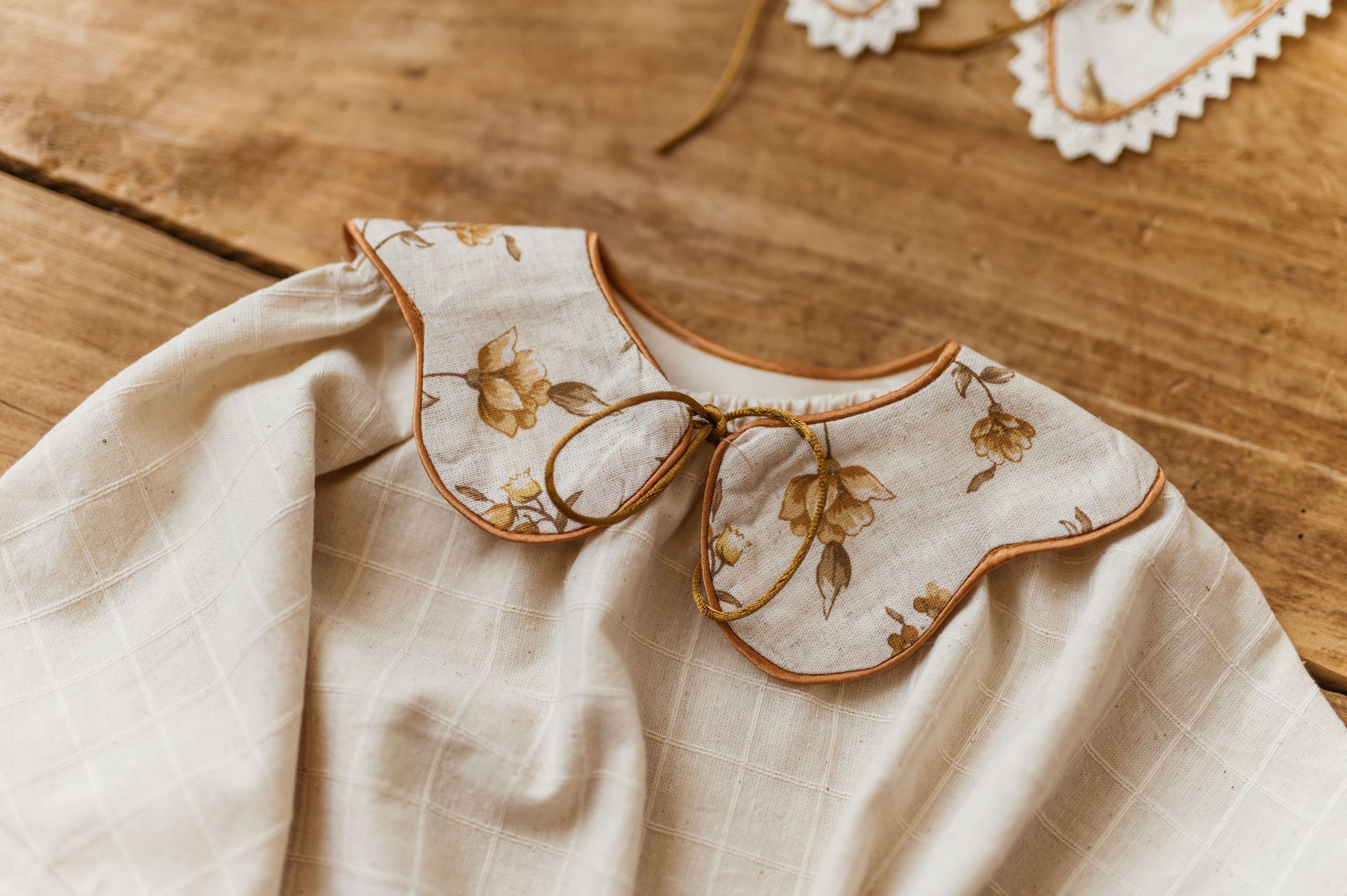 Kołnierzyk damski retro malwa honey