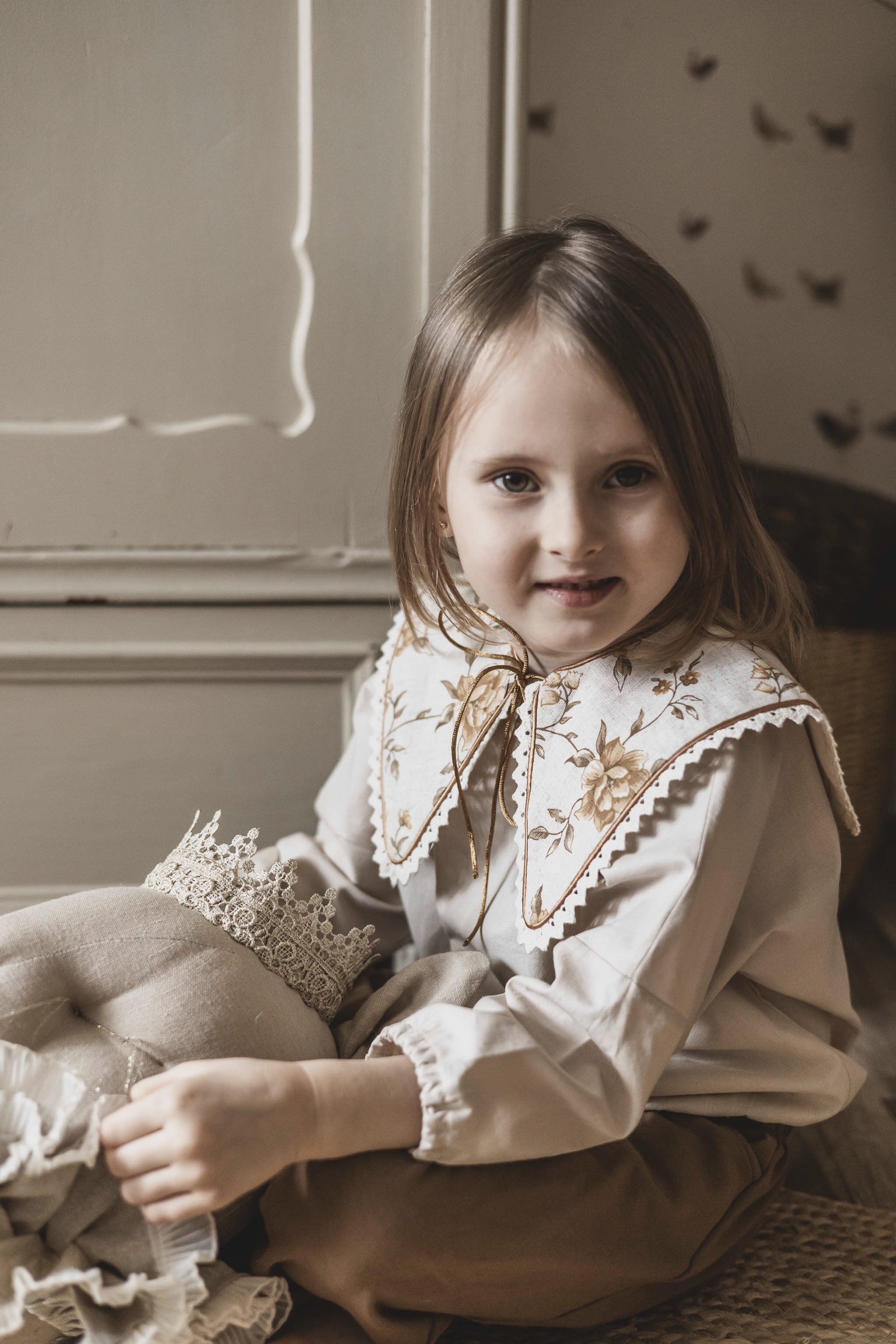 Kołnierzyk dla dziecka z koronką lniany stefania honey