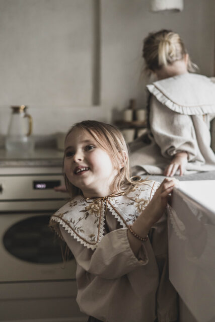 Kołnierzyk dla dziecka z koronką lniany stefania honey