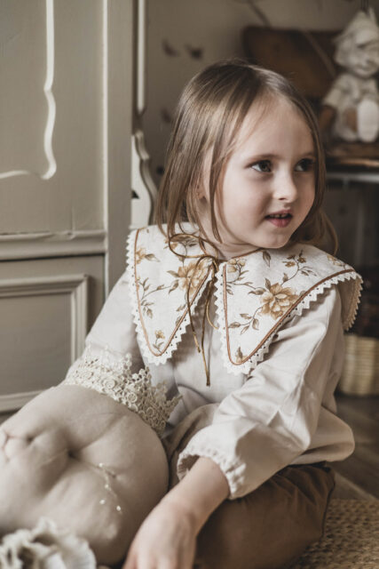 Kołnierzyk dla dziecka z koronką lniany stefania honey