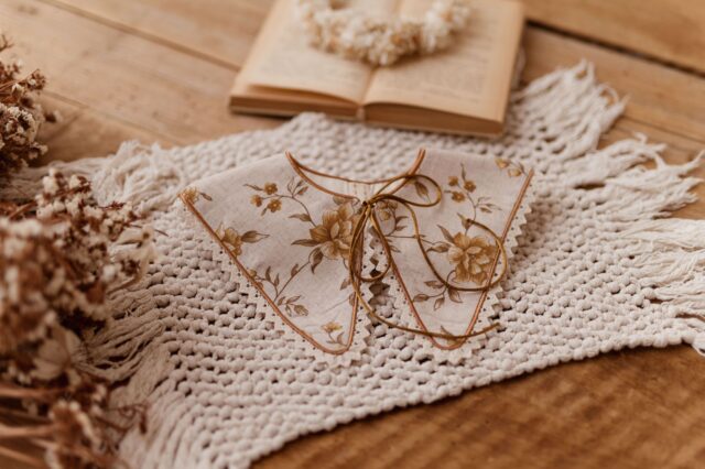 Kołnierzyk dla dziecka z koronką lniany stefania honey