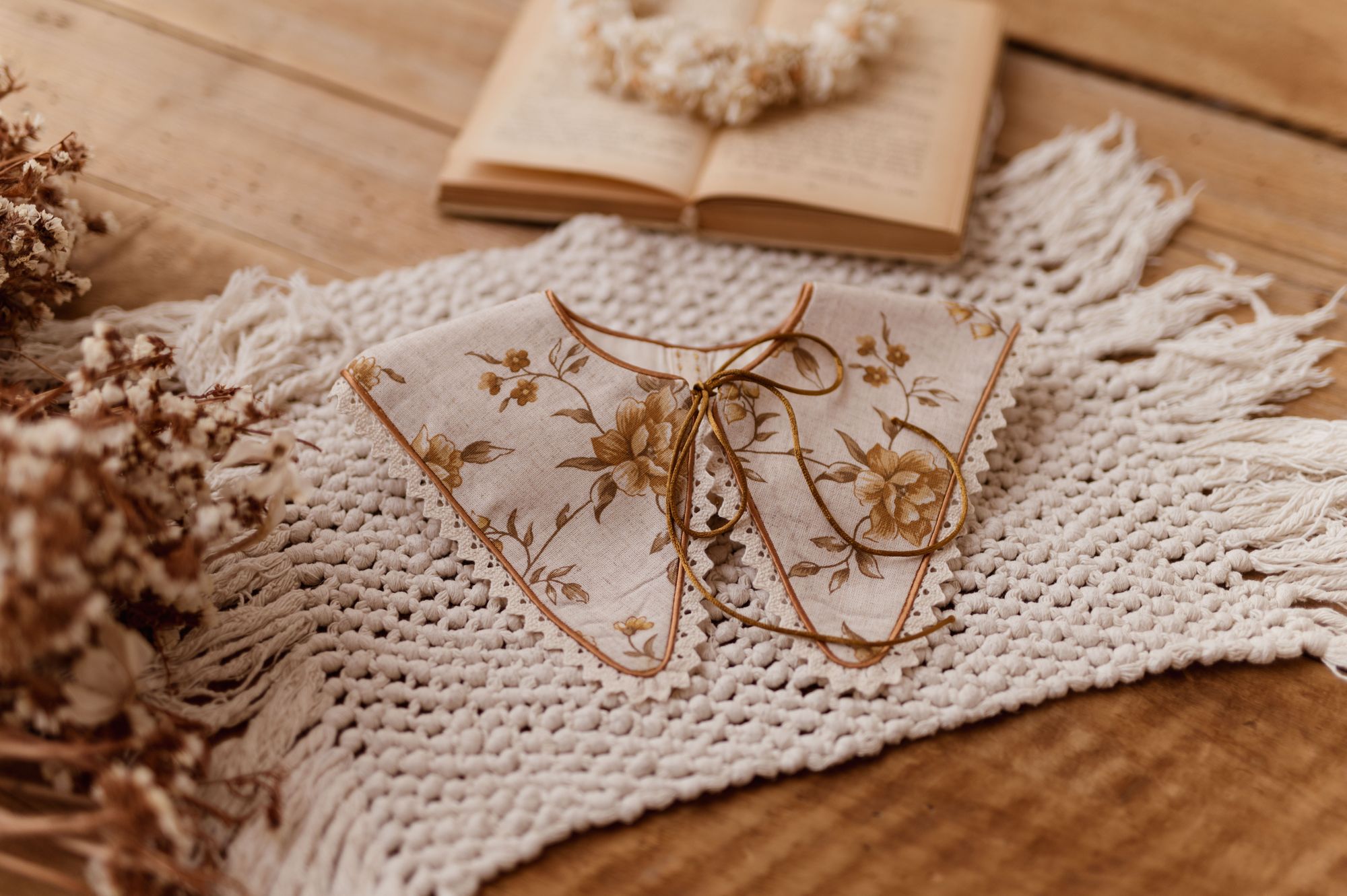 Kołnierzyk dla dziecka z koronką lniany stefania honey