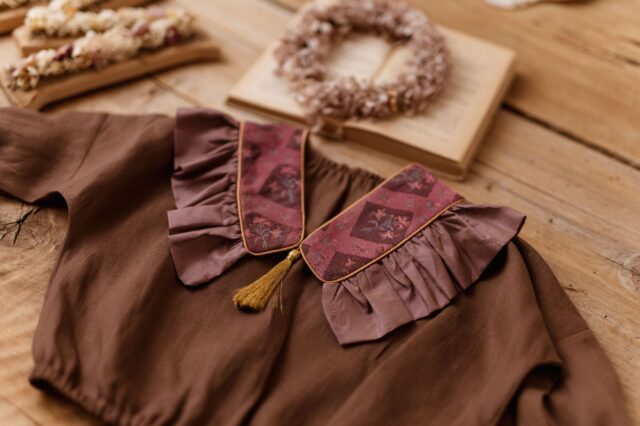 Kołnierzyk lniany dla dziewczynki z falbanką coco retro rose