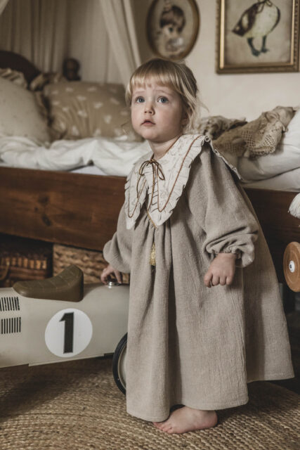 Kołnierzyk lniany dla dziewczynki z falbanką sara royal