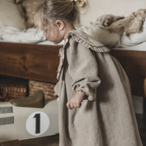 Kołnierzyk lniany dla dziewczynki z falbanką sara royal