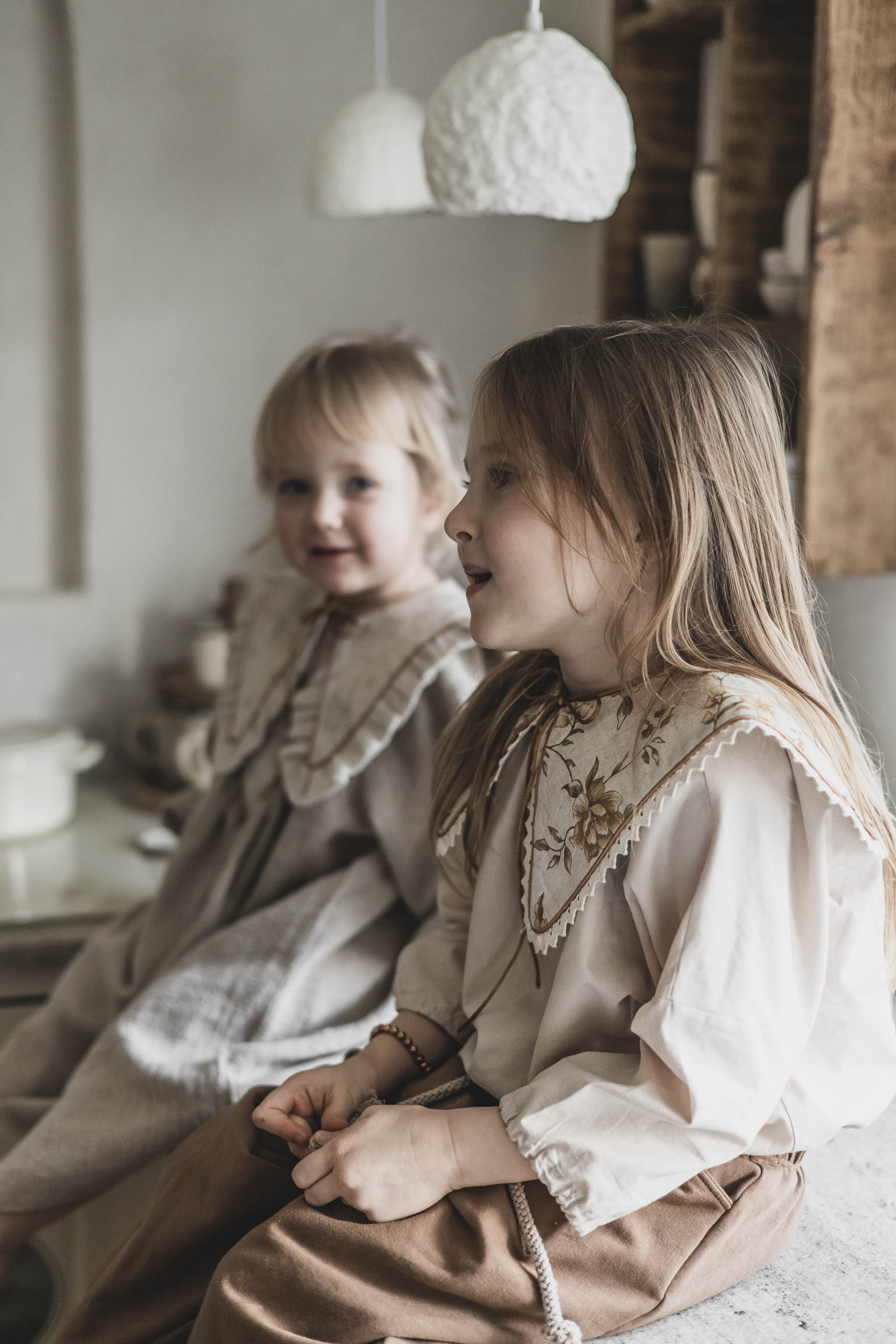 Kołnierzyk lniany dla dziewczynki z falbanką sara royal