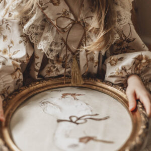 Kołnierzyk retro z falbanką w kwiatki damski tiul Antonina