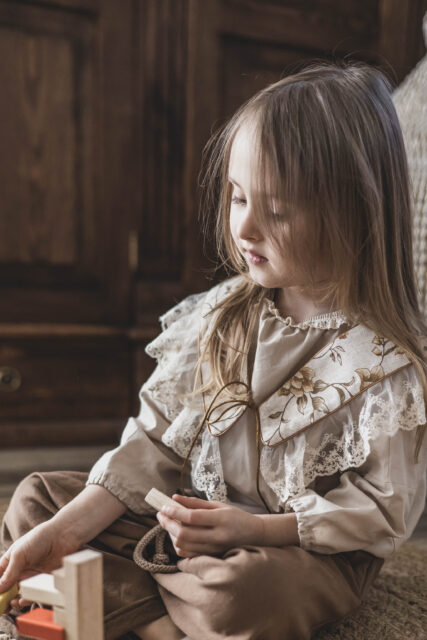 Kołnierzyk retro z falbanką w kwiatki damski tiul Antonina