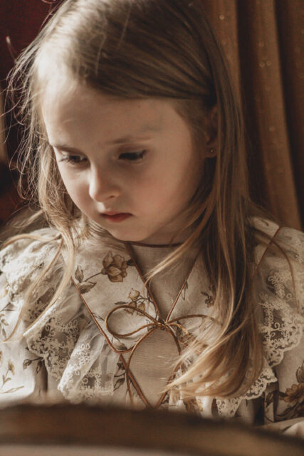 Kołnierzyk retro z falbanką w kwiatki damski tiul Antonina