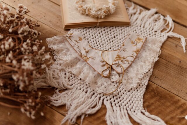 Kołnierzyk retro z falbanką w kwiatki damski tiul Antonina