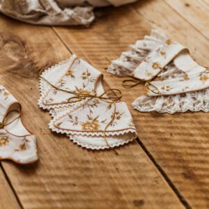 Kołnierzyk retro z falbanką w kwiatki damski tiul Antonina