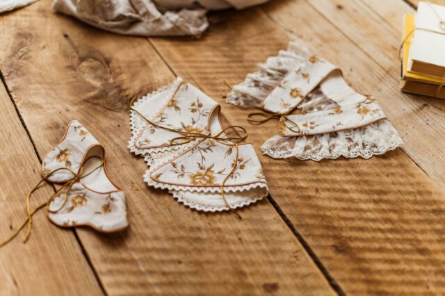 Kołnierzyk retro z falbanką w kwiatki damski tiul Antonina