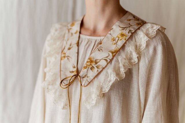 Kołnierzyk retro z falbanką w kwiatki damski tiul Antonina