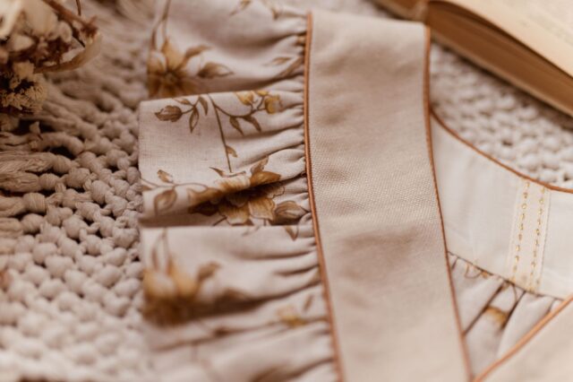 Kołnierzyk w kwiatuszki lniany z falbanką damski Antonina