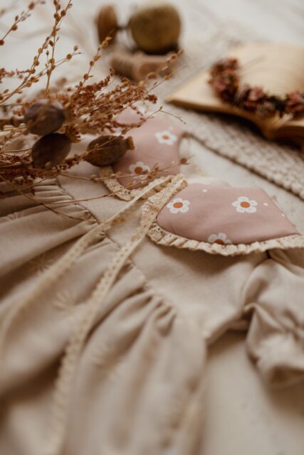 Kołnierzyk w kwiatuszki dla dziewczynki z koronką bawełniany Hania uśmiechnij się