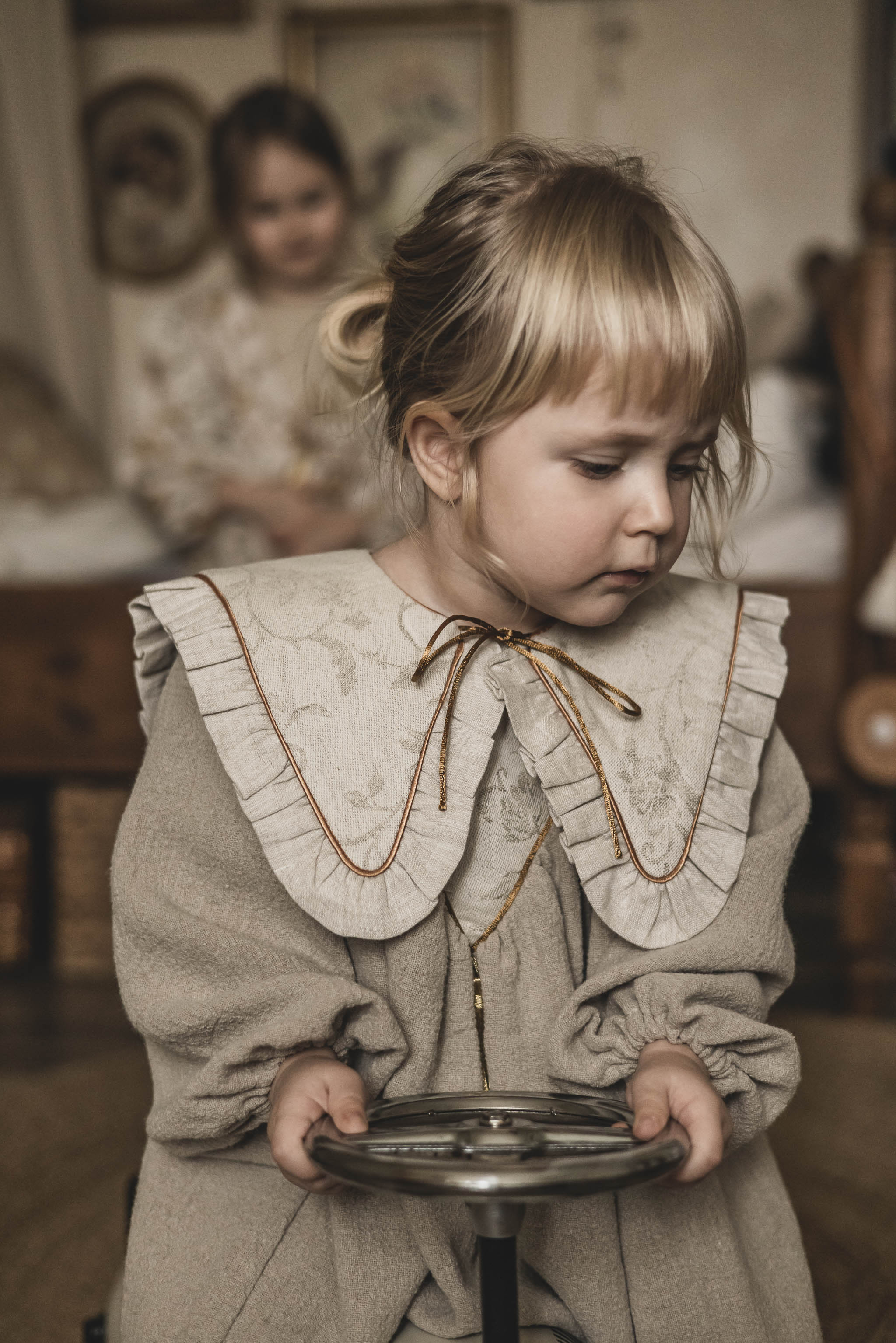 Kołnierzyk z falbanką lniany dla dziecka stefania royal