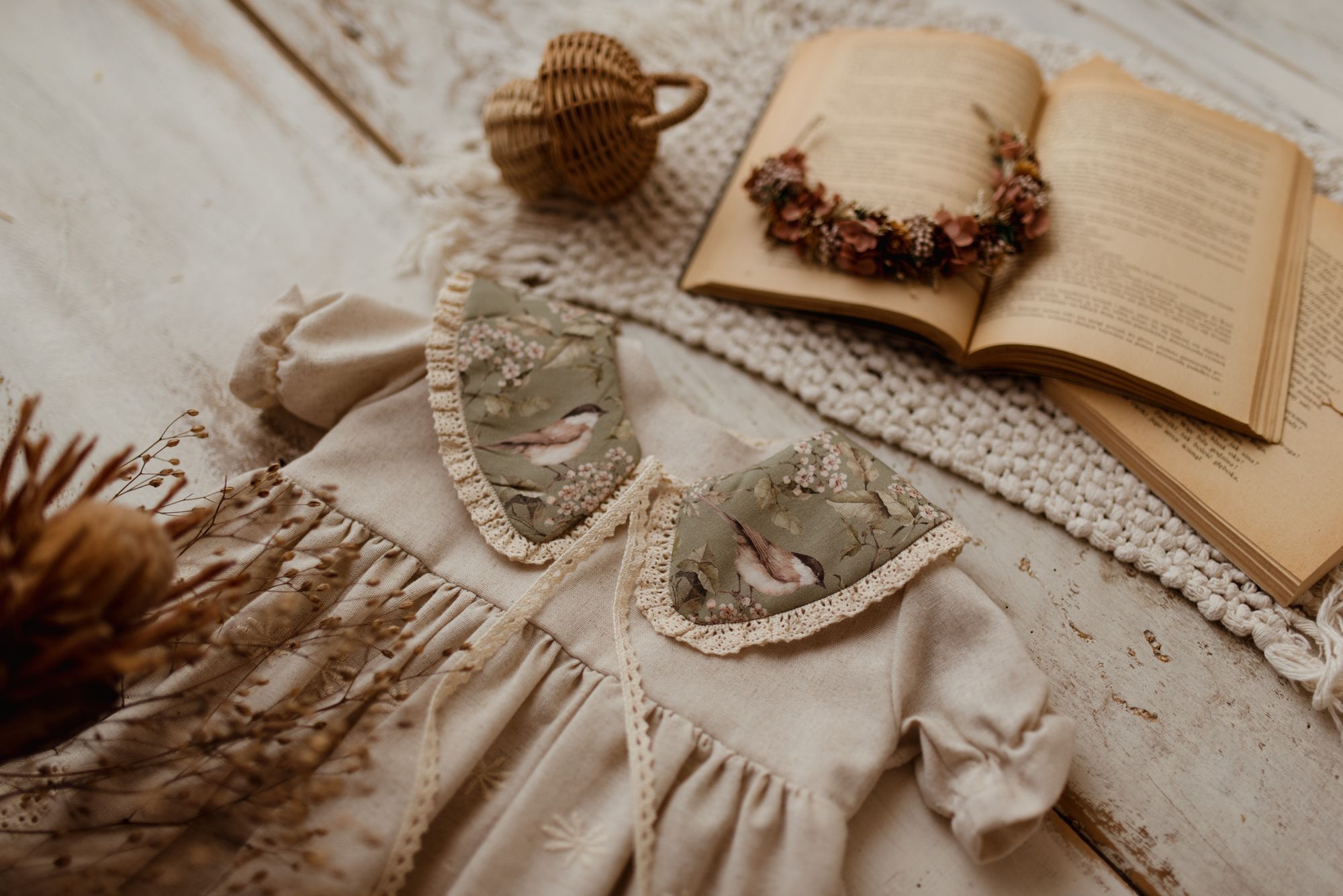 Kołnierzyk z koronką bawełniany retro damski Hania wróbelki oliwka