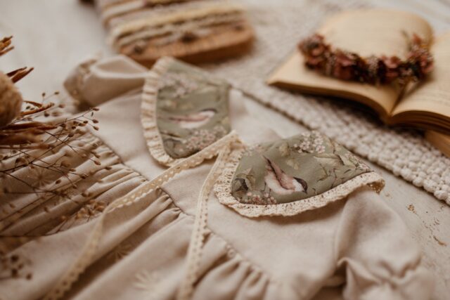 Kołnierzyk z koronką bawełniany retro damski Hania wróbelki oliwka