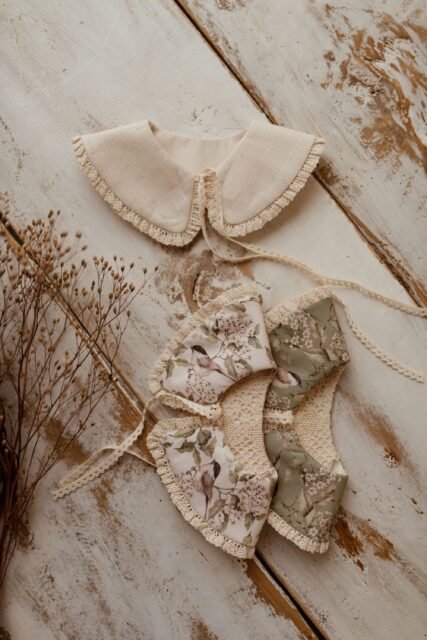 Kołnierzyk z koronką dla dziewczynki bawełniany Hania wróbelki natural