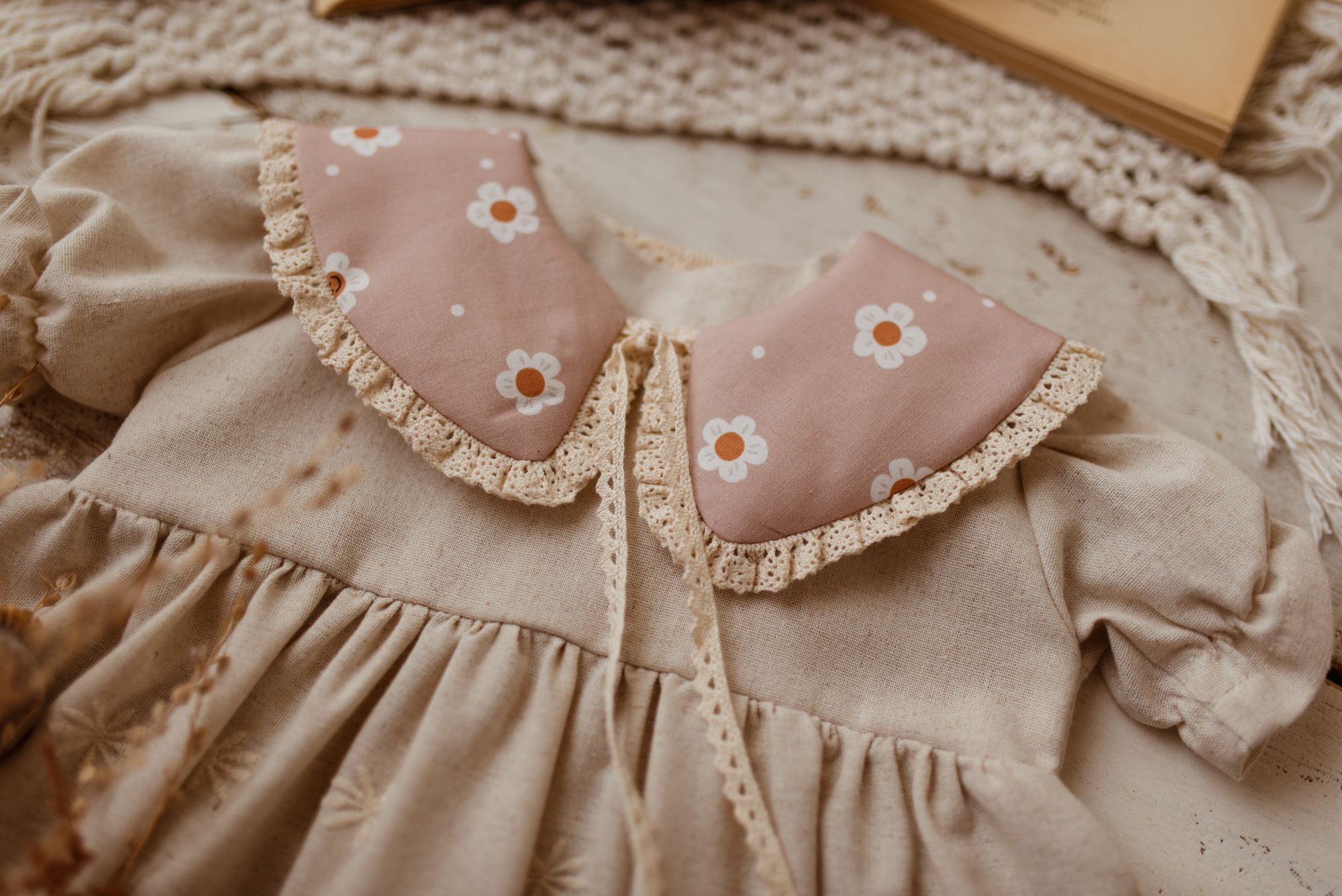 Kołnierzyk z koronką w kwiatuszki damski Hania uśmiechnij się