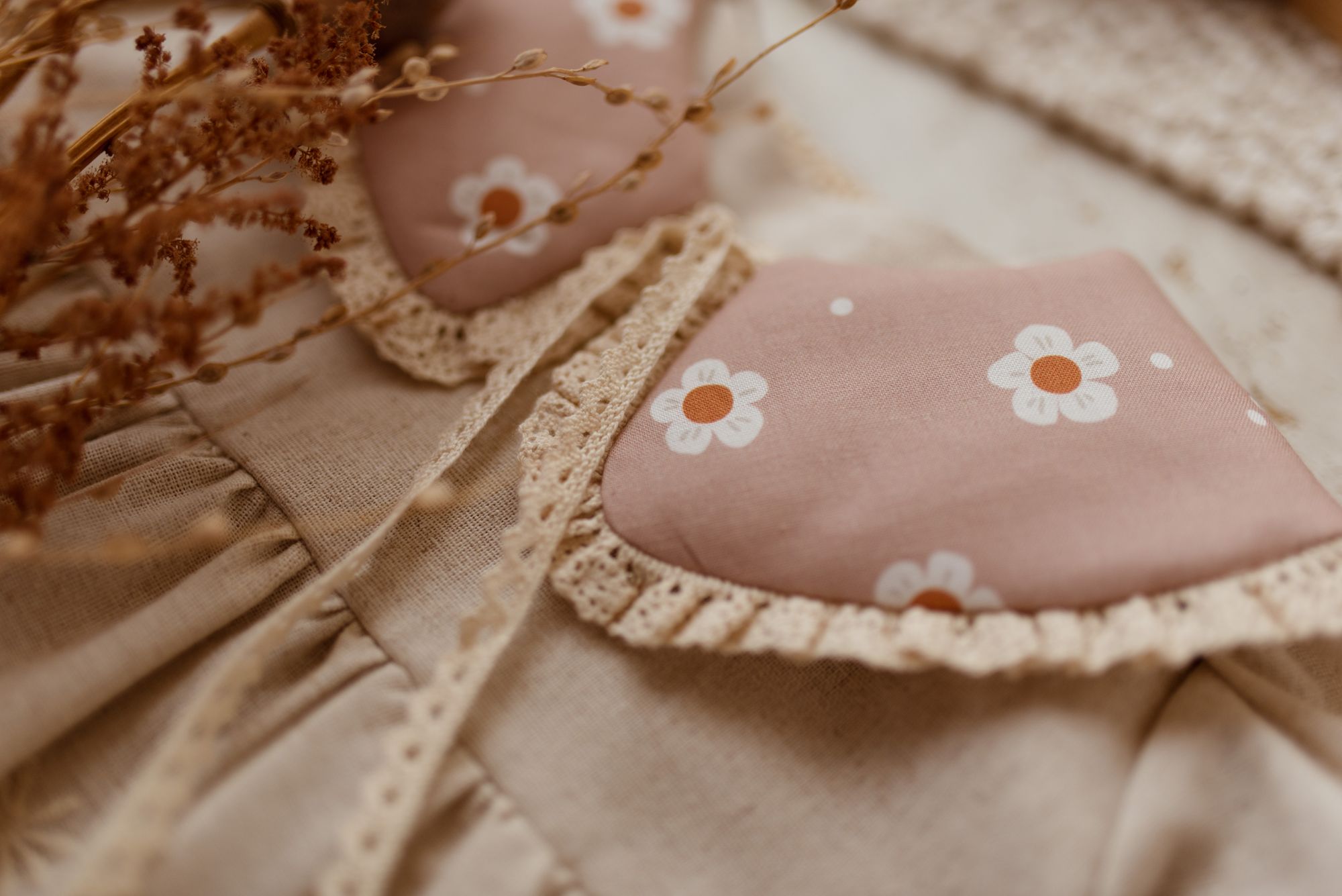 Kołnierzyk z koronką w kwiatuszki damski Hania uśmiechnij się