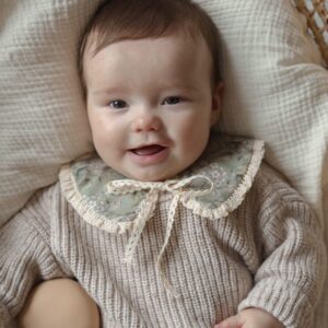 Kołnierzyk z koronką dla dziecka bawełniany Hania wróbelki oliwka