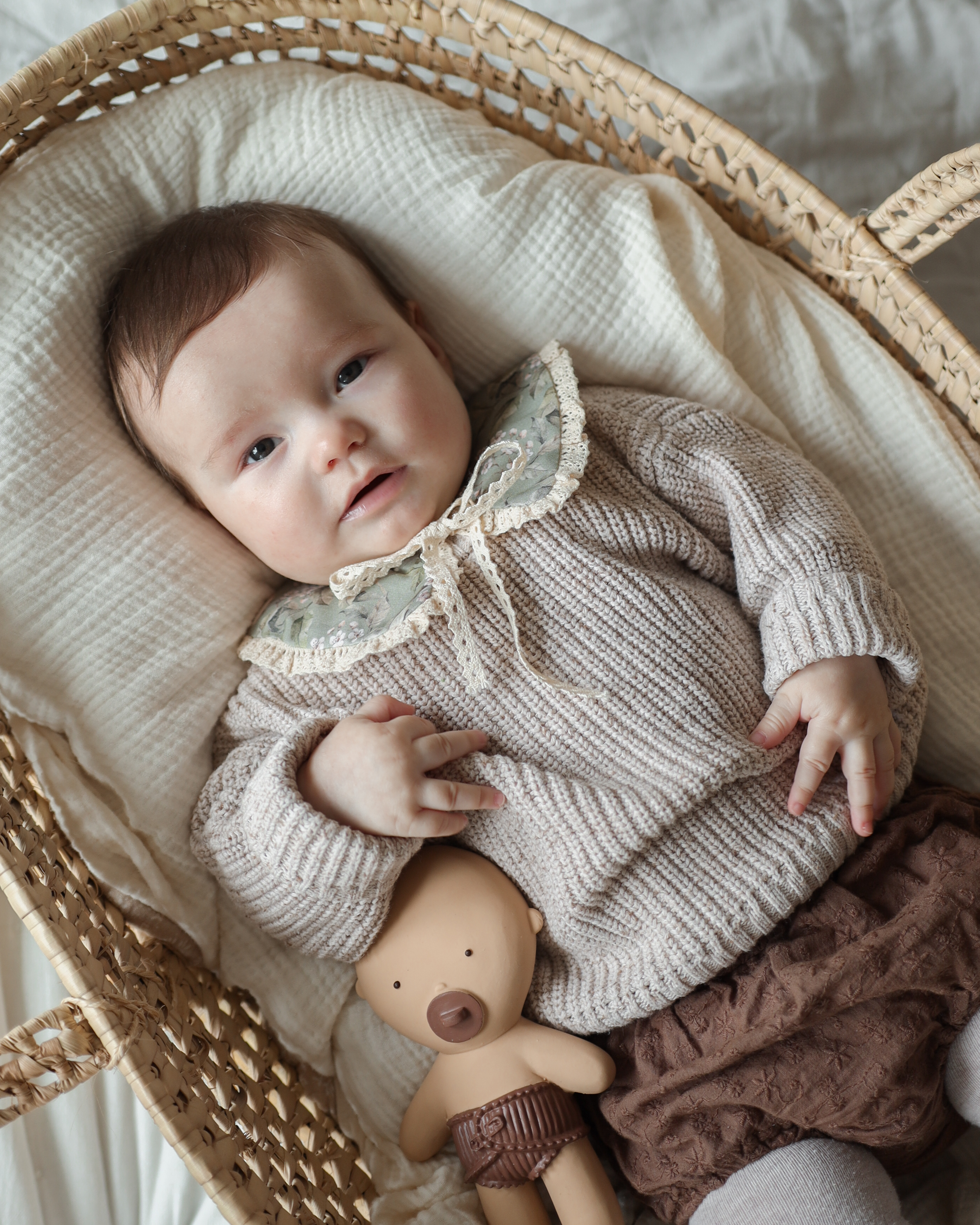 Kołnierzyk z koronką dla dziecka bawełniany Hania wróbelki oliwka