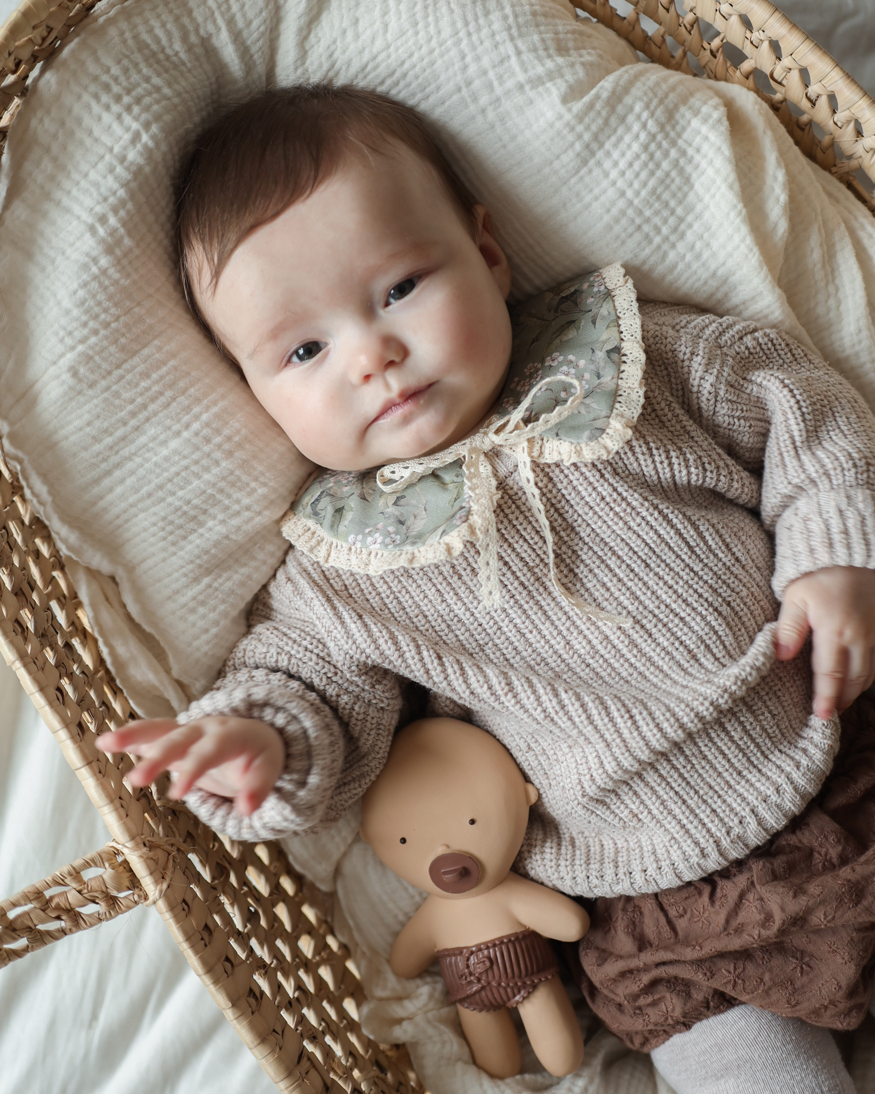 Kołnierzyk z koronką dla dziecka bawełniany Hania wróbelki oliwka